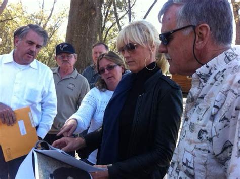 Erin Brockovich Meets With Concerned Residents About Ogeechee River