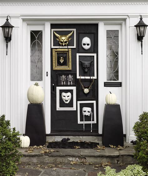 Spooky Halloween Decorations For Your Front Door Halloween Front Door