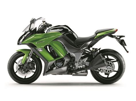 With this new bike, kawasaki wanted to create a new category, a bike, which is easy to ride, comfortable and yet capable of harder sport riding. 2013 Kawasaki Z1000SX - Moto.ZombDrive.COM
