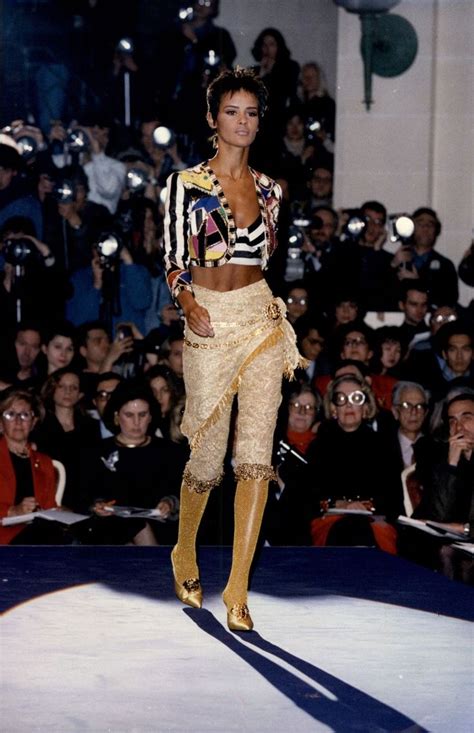 Versaces Most Iconic Runway Looks From The 90s Fashion Atelier