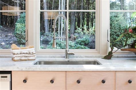 Kitchen Sink Under Windows - Cottage - Kitchen