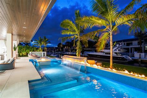 Acrylic Pool Features Van Kirk Pools Deerfield Beach Fl Luxury Pool Builder Palm Beach