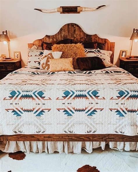 Bring A Relaxing Western Vibe To Your Bedroom With Rustic Western Decor