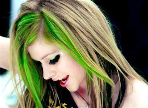 Sellon Image Avril Lavigne Smile Screencaps Hair Streaks Green Hair