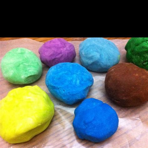 Home Made Play Dough Mix 1 Cup Salt With 2 Cups Flour Add 2 Tbs