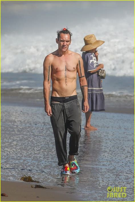 Jonathan Rhys Meyers Goes Shirtless At The Beach In Rare Photos Photo Jonathan Rhys