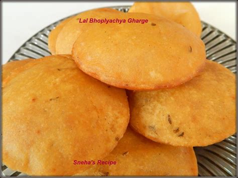 Lal Bhoplyachya Gharge Fried Red Pumpkin Puris Breadbakers Snehas