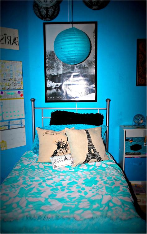 Designing a teenage boy's bedroom might feel like a scary gamble for many parents. 50 Cute Teenage Girl Bedroom Ideas | Paris room decor ...