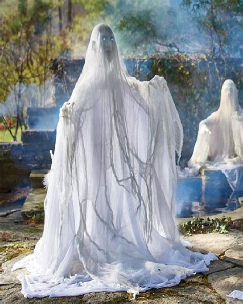 10 Diy Outdoor Ghost Decorations Decoomo