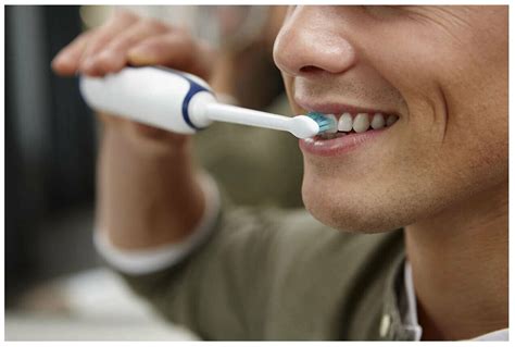 Как чистить зубы электрической зубной щёткой