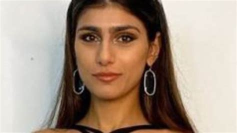 Mia Khalifa Popular Pornhub Star Warns Girls Not To Make Porn Videos Townsville Bulletin