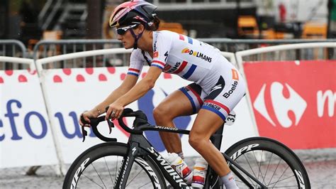 Lizzie Armitstead Wins Gp De Plouay To Seal Second World Cup Title Cycling News Sky Sports