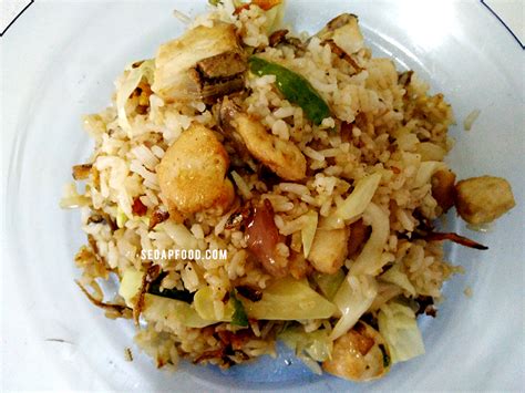 Masakan yang sudah sangat umum dijumpai khususnya di indonesia. Resepi Ringkas Nasi Goreng Kampung Belacan Pedas