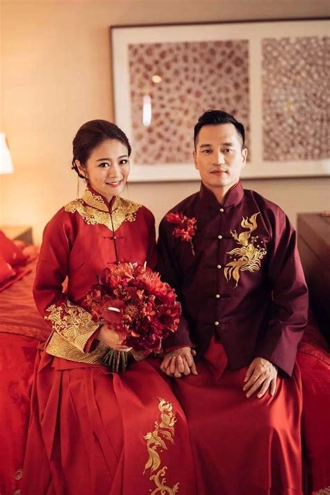 Celebrity Couples in Traditional Chinese Wedding Fashion | DramaPanda