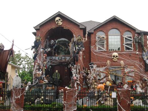 Top 10 Best Halloween Decorated House Mynabes