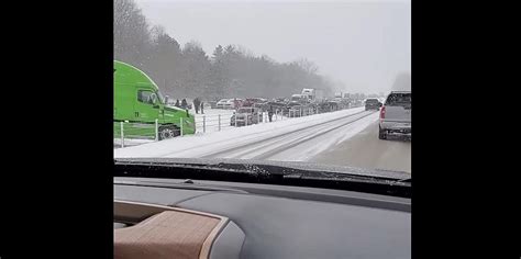 100 Car Pile Up Snarls Us 131 North Of Kalamazoo In March Snow