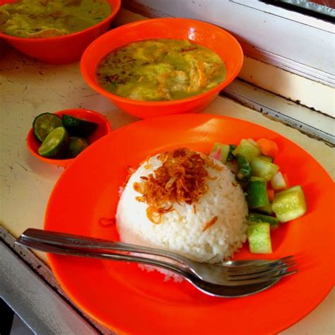 This soto ayam recipe is easy, authentic and the best recipe you will find online. Soto tangkar #pasarbaru #jakarta #indonesia #food | Food ...