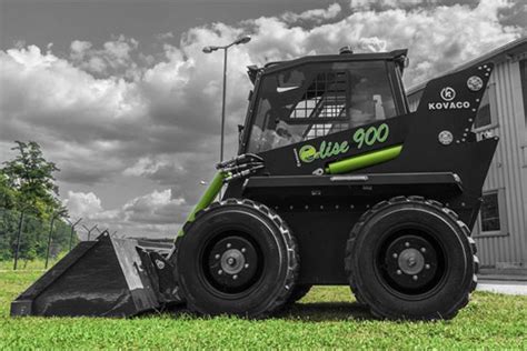 A Look At The Kovaco Elise 900 The Worlds First Fully Electric Skid Steer