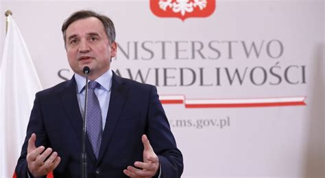 Zbigniew ziobro w portalu tvn24! Ustawa antyprzemocowa. Ziobro: to rozwiązania, które ...