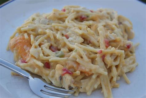 The pioneer woman's chicken spaghetti casserole. Little Bit of Everything: Chicken Spaghetti - Pioneer ...