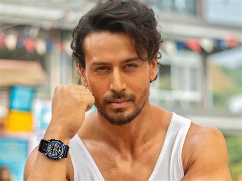Tiger Shroff Flaunts Ripped Physique In Latest Video Check It Out