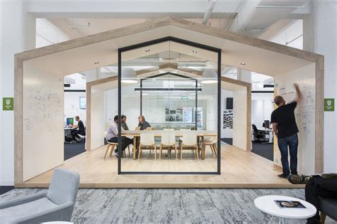 Collaboration And Meeting Area With Whiteboard Walls At Zendesk Offices