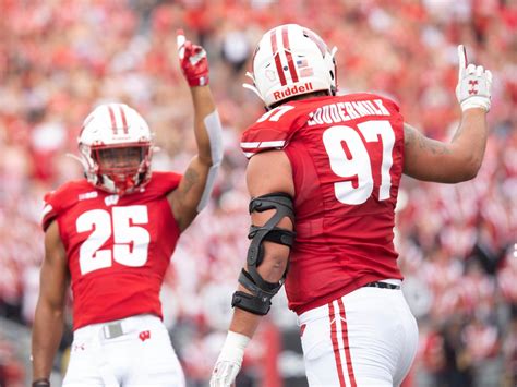 19 Great Photos From The Badgers Home Opener Win