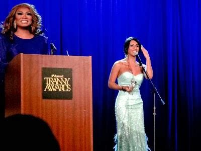 Bruna Castro vence o Tranny Awards é a melhor atriz pornô do Mundo