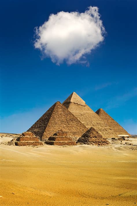 facts you never knew about the pyramids of giza great pyramid of giza ancient egypt