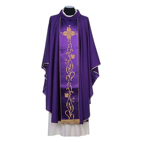 Catholic Chasuble In 100 Wool And Machine Embroidered Stole Online
