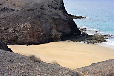 Lanzarote The Papagayo Beaches On The Island Of Lanzarote Hubpages
