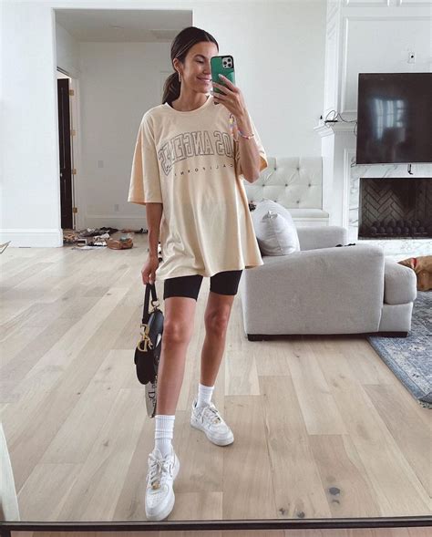 10 Ways To Style Your Favorite Graphic Tee Heres Review