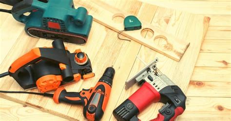 Top 10 must have woodworking tools. 26 Basic Woodworking Tools For Woodworking Beginners (2019)