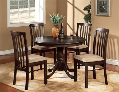 Round Kitchen Table And Chairs Sets