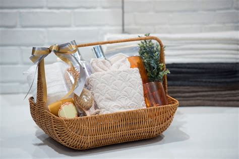 18 Hotel Welcome Basket Ideas Your Guests Will Love Cvent Blog