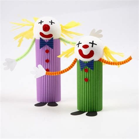 .clowns malen karneval basteln und.dieses beste bildsammlungen zusätzlich clown basteln basteln und.damit, wenn sie dieses erstaunliche foto zusätzlich clown basteln holidays clowns. Ein Clown aus Wellpappe | Fasching basteln clown, Clown ...