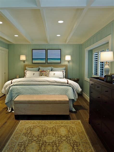 Moreover, most men and women want the house's name to reflect its surroundings. 16 Beach Style Bedroom Decorating Ideas