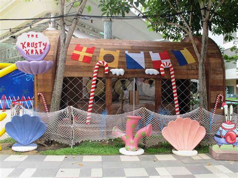 Organs and eyeballs have been seen in plankton's chum, but it is unknown where he gets them. First-ever Outdoor SpongeBob Playland at City Square Mall ...