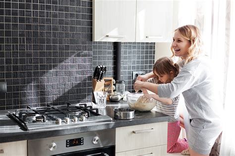 Mom Cooking With Daughter U Install It Kitchens