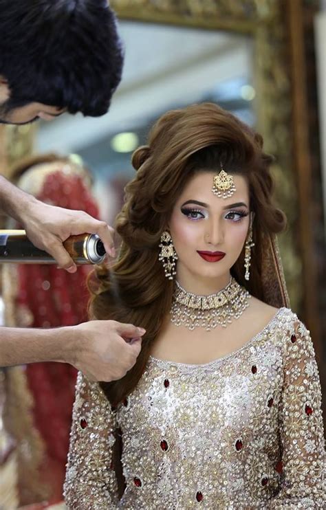 Kashees Beautiful Bridal Makeup Hairstyle By Kashif Aslam Pakistani Bridal Hairstyles