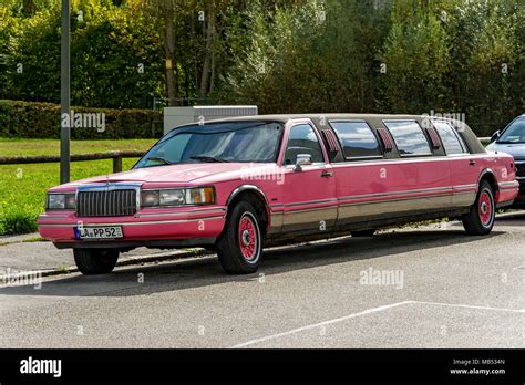 Oldtimer Lincoln Town Car Stretch Limousine Year 1990 To 1994 Bavaria