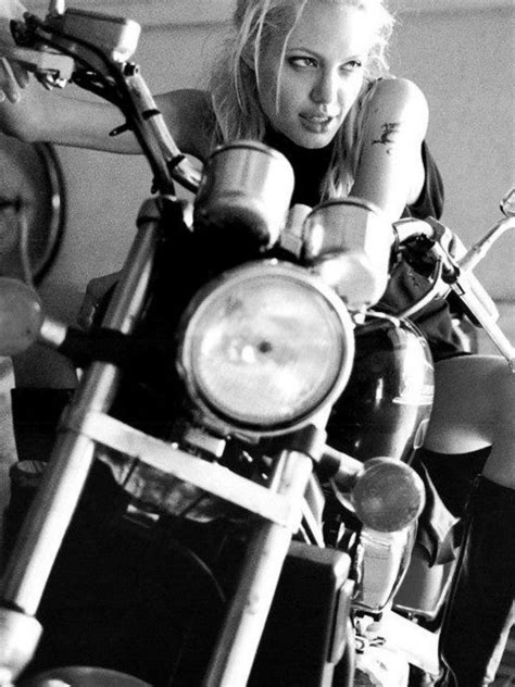 Sexiest Women Atop A Motorcycle Gisele B Ndchen Marca English