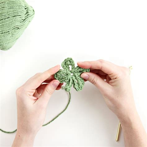 Four Leaf Clover Crochet Pattern And Tutorial — Darling Be Brave
