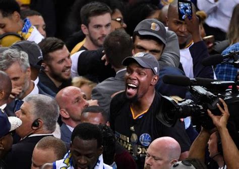 Kevin Durant Sends Love To Rihanna After Warriors Win Title