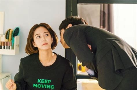 She is married to a cowardly husband, billy park. Han Ye Seul And Kim Ji Suk Pick Up The Romance In "20th ...