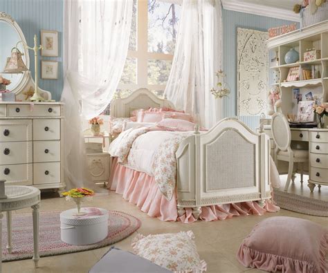 4 country style chic washed white paint; Feminine Bedroom Ideas For A Mature Woman - TheyDesign.net ...