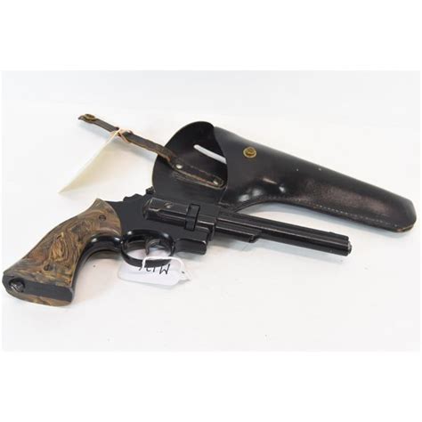Crosmam 38t Co2 Pellet Revolver W Leather Holster Landsborough Auctions