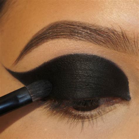 Glossy Black Cut Crease Eyeshadow Tutorial