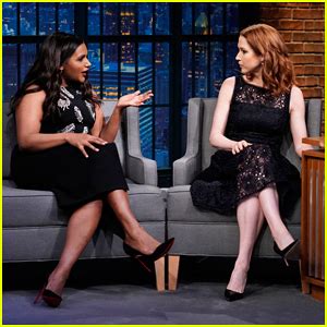 Ellie Kemper Mindy Kaling Reminisce About Their The Office Girl