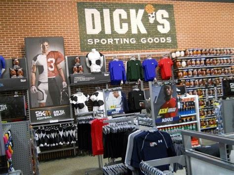 Dick S Sporting Goods Stores To Stop Selling Assault Style Rifles